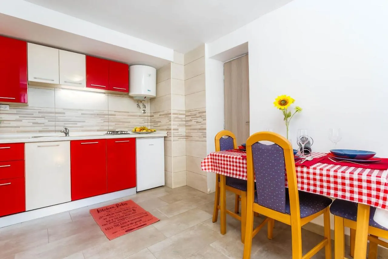 Apartment Mirela Krk Town