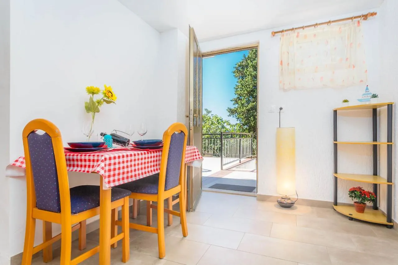 Apartment Mirela Krk Town