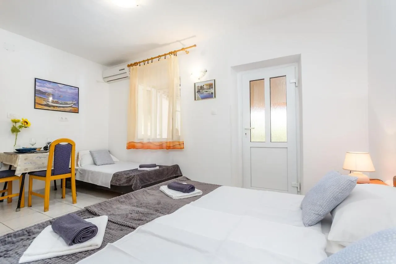 Apartment Mirela Krk Town