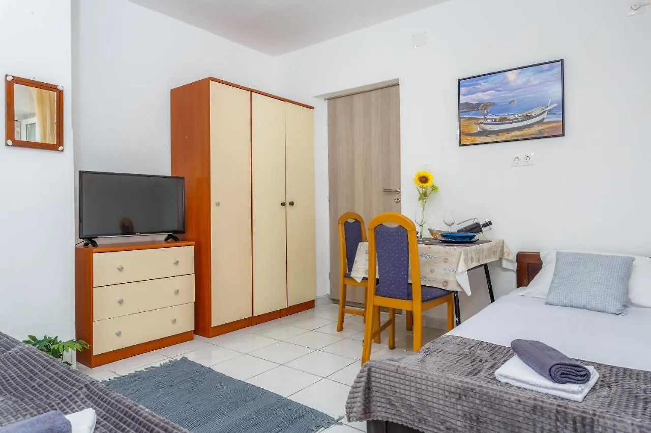 Apartment Mirela Krk Town