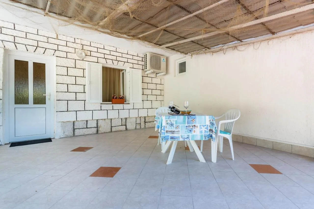 Apartment Mirela Krk Town