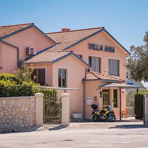 B&B Villa Ana Bed & Breakfast