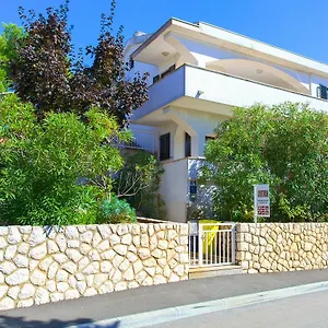 Vlatko Apartment