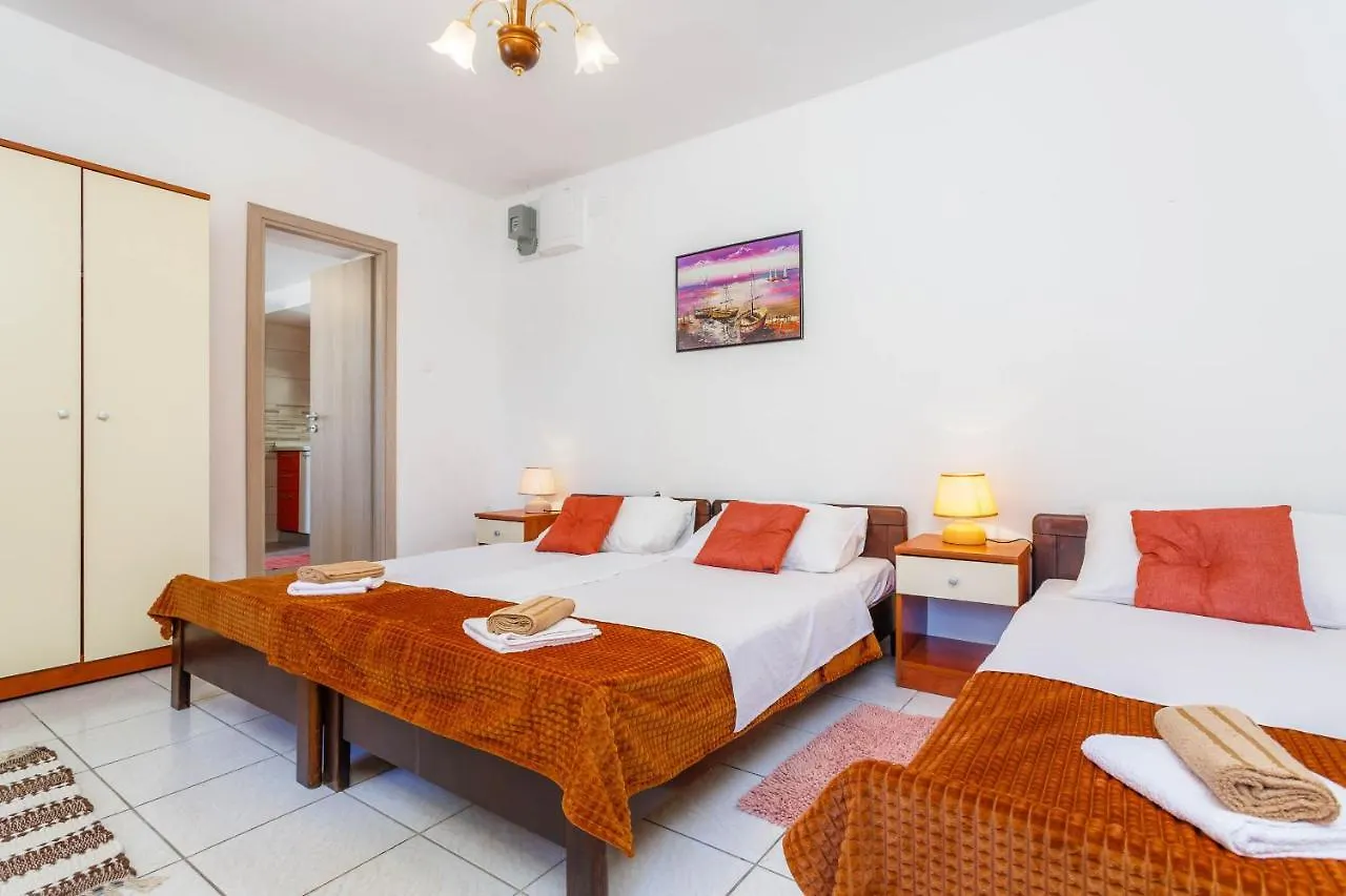 Apartment Mirela Krk Town